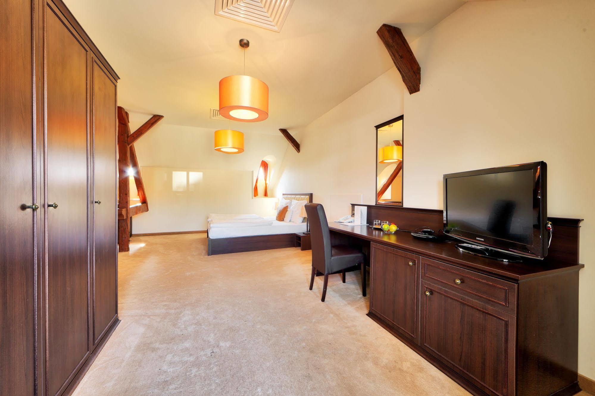 Ipoly Hotel Boutique Rooms & Suites Балатонфюред Экстерьер фото